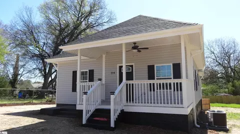 Exterior - 116 Wright St, Laurens, SC 29360 photo 2 of 9