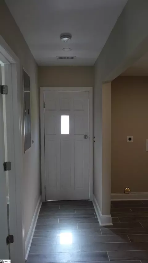 Entry Way - 116 Wright St, Laurens, SC 29360 photo 1 of 1