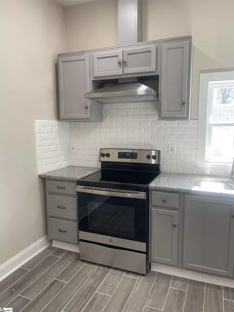 Kitchen - 116 Wright St, Laurens, SC 29360 photo 1 of 3