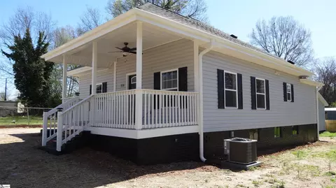 Exterior - 116 Wright St, Laurens, SC 29360 photo 3 of 9