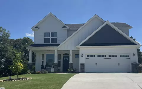 404 Shady Wood Ct, Greer, SC 29651