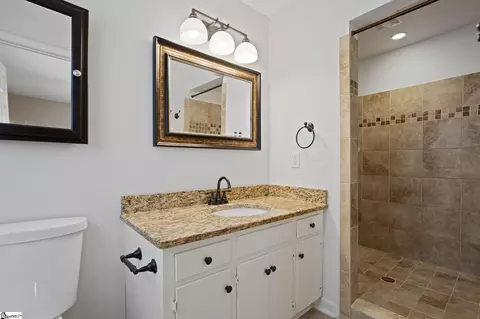 Bath - 504 Windward Way, Greer, SC 29650 photo 2 of 3