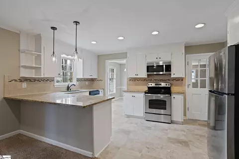Kitchen - 504 Windward Way, Greer, SC 29650 photo 1 of 2