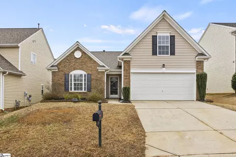 205 Knoll Ridge Dr, Greer, SC 29650