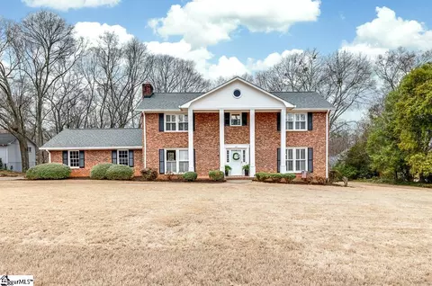 209 Springhill Dr, Simpsonville, SC 29681