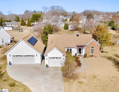 404 Dewsbury Ln, Piedmont, SC 29673
