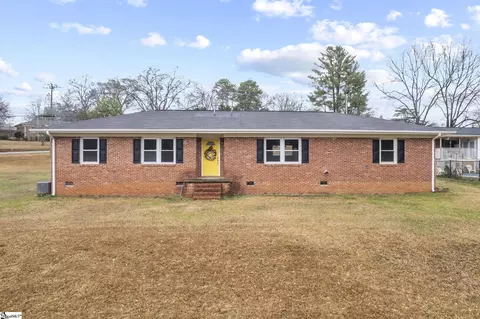 64 Maxie Ave, Greenville, SC 29611