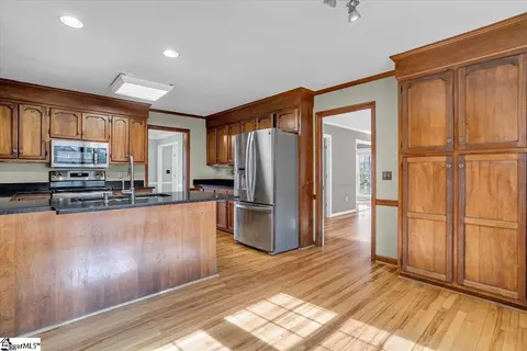 Kitchen - 104 E Shallowstone Rd, Greer, SC 29650 photo 4 of 4