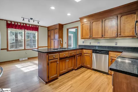 Kitchen - 104 E Shallowstone Rd, Greer, SC 29650 photo 1 of 4