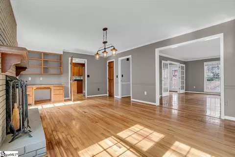 Living - 104 E Shallowstone Rd, Greer, SC 29650 photo 4 of 5