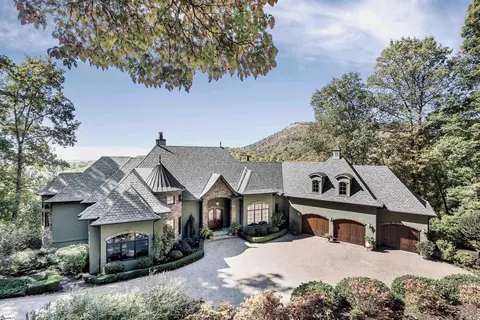 34 Grosbeak Way, Landrum, SC 29356