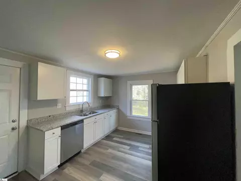 2 W 4th St, Williamston, SC 29697 photo 3