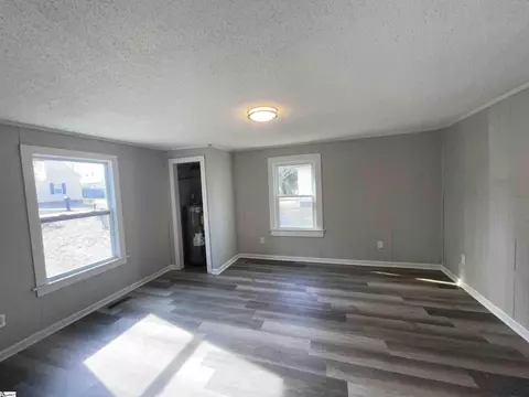 2 W 4th St, Williamston, SC 29697 photo 6