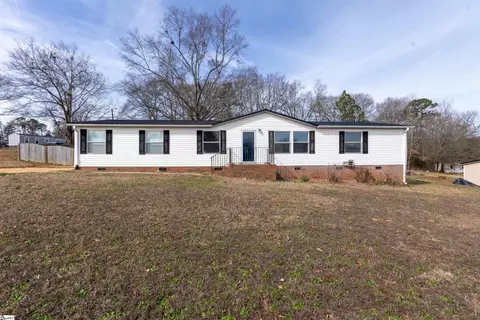 101 Carson Creek Dr, Piedmont, SC 29673