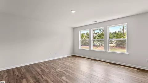 Living - 1252 Golf Dr, Roebuck, SC 29376 photo 2 of 2