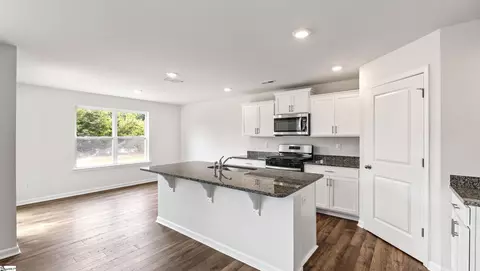 Kitchen - 1252 Golf Dr, Roebuck, SC 29376 photo 1 of 4