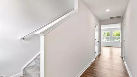 Entry Way - 1252 Golf Dr, Roebuck, SC 29376 photo 4 of 5
