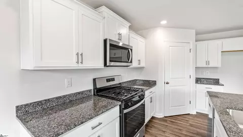 Kitchen - 1252 Golf Dr, Roebuck, SC 29376 photo 4 of 4
