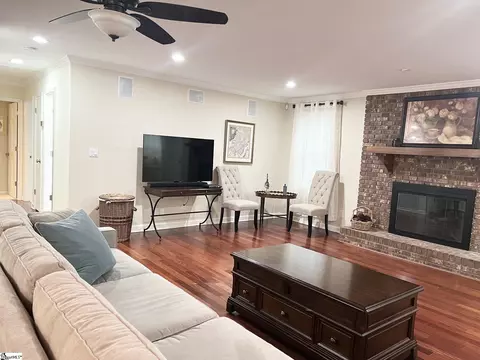 Living - 908 Devenger Rd, Greer, SC 29650 photo 3 of 5