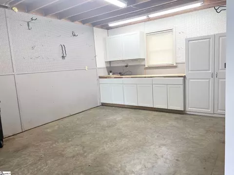 Exterior - 908 Devenger Rd, Greer, SC 29650 photo 12 of 14
