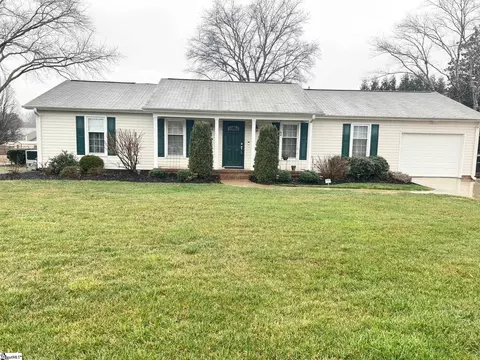 908 Devenger Rd, Greer, SC 29650