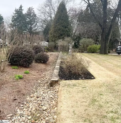 Exterior - 908 Devenger Rd, Greer, SC 29650 photo 6 of 14