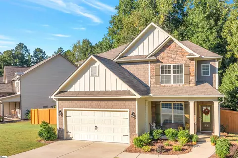 16 Oak Willow Ct, Fountain Inn, SC 29644