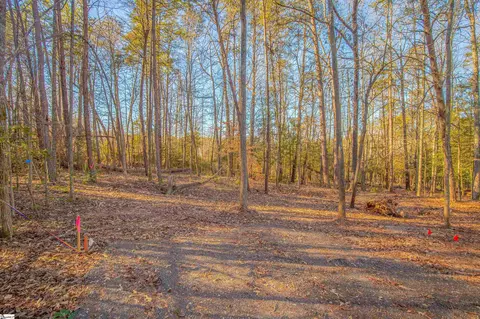 1009 Center Rd, Taylors, SC 29687
