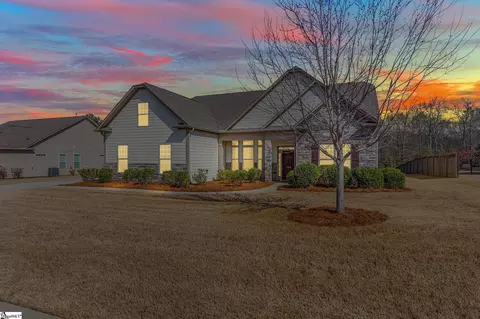 228 Cooper Oaks Ct, Simpsonville, SC 29681