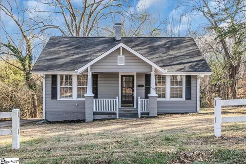 461 E Hayne St, Woodruff, SC 29388