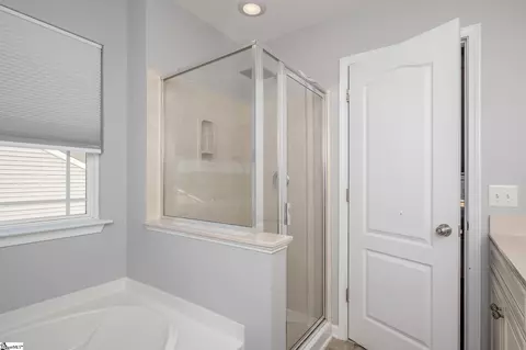 Bath - 319 Skye Rd, Easley, SC 29642 photo 3 of 5