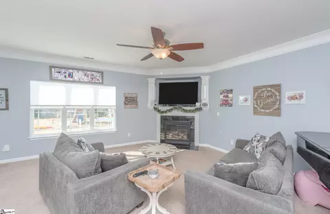 Living - 319 Skye Rd, Easley, SC 29642 photo 2 of 3