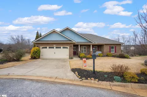 18 Choppee Ct, Simpsonville, SC 29681