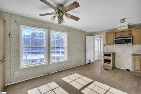 Living - 524 Acker Rd, Belton, SC 29627 photo 3 of 3