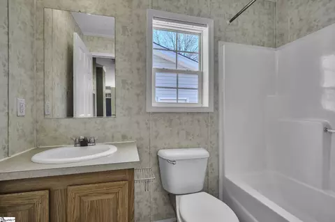 Bath - 524 Acker Rd, Belton, SC 29627 photo 1 of 2
