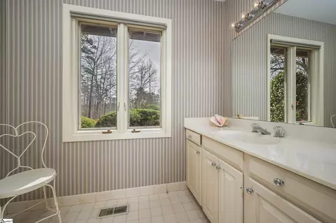 Bath - 433 Winterset Trl, Tryon, NC 28782 photo 3 of 4
