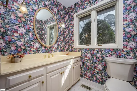 Bath - 433 Winterset Trl, Tryon, NC 28782 photo 1 of 4