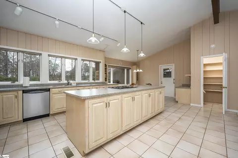 Kitchen - 433 Winterset Trl, Tryon, NC 28782 photo 3 of 3
