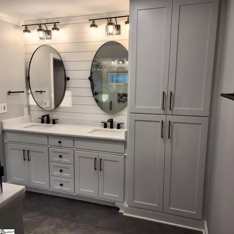 Bath - 102 Camperdown Ct, Easley, SC 29642 photo 3 of 5