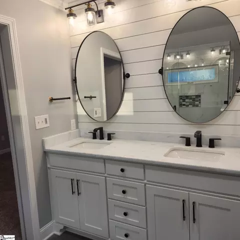 Bath - 102 Camperdown Ct, Easley, SC 29642 photo 5 of 5