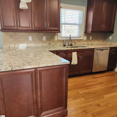 Kitchen - 102 Camperdown Ct, Easley, SC 29642 photo 3 of 7