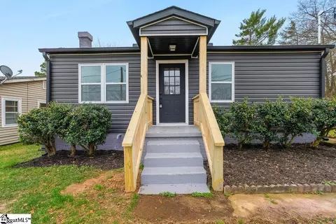 912 E 2nd Ave, Easley, SC 29640
