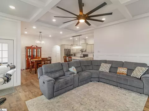 Living - 415 Dickson Rd, Campobello, SC 29322 photo 4 of 4
