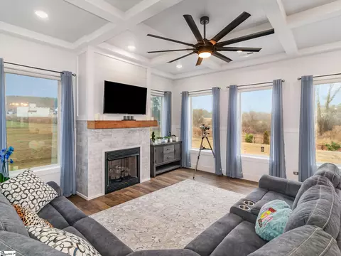 Living - 415 Dickson Rd, Campobello, SC 29322 photo 1 of 4