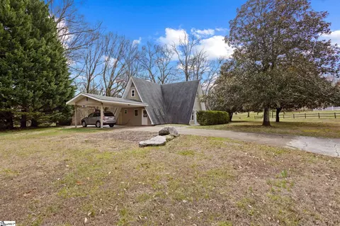 22 Wintergreen Ln, Taylors, SC 29687