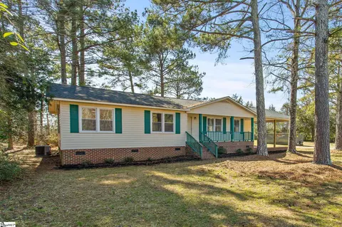 364 Sullivan Rd, Laurens, SC 29360