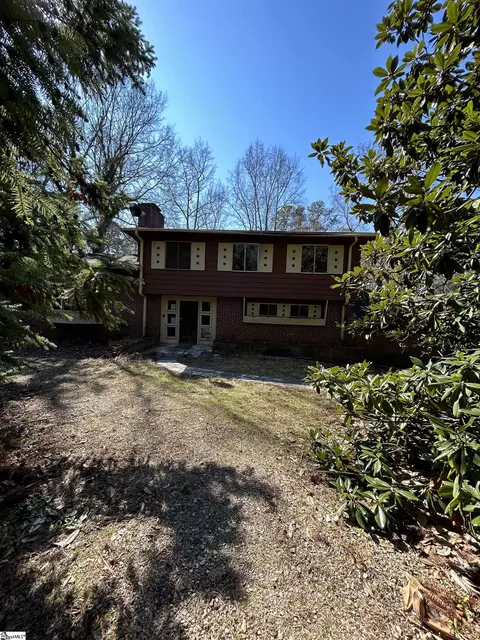 120 Pine Acres Dr, Spartanburg, SC 29307