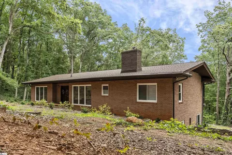 17 Woodhaven Dr, Greenville, SC 29609