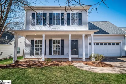 205 Crown Empire Ct, Simpsonville, SC 29681