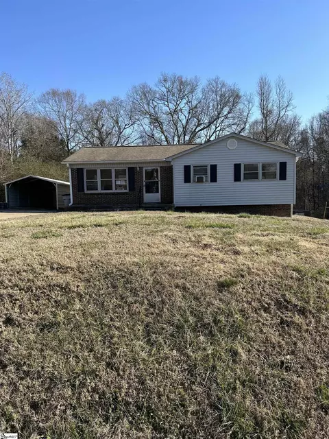 178 Stagecoach Rd, Gaffney, SC 29340